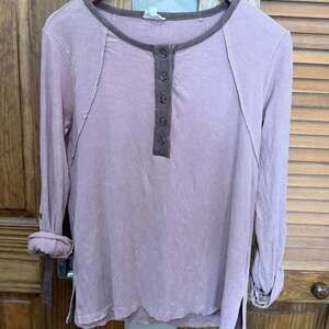 Hem and thread pink Henley with brown accents and roll up sleeves Size M